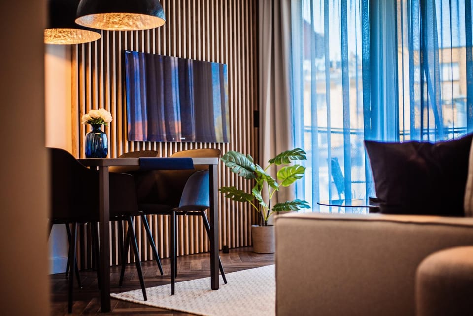 TV and multimedia, Balcony/Terrace, Living room, Business facilities, Seating area