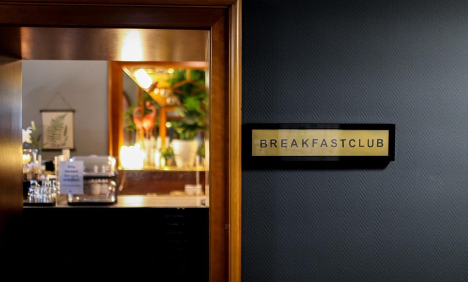 Restaurant/places to eat, Food and drinks