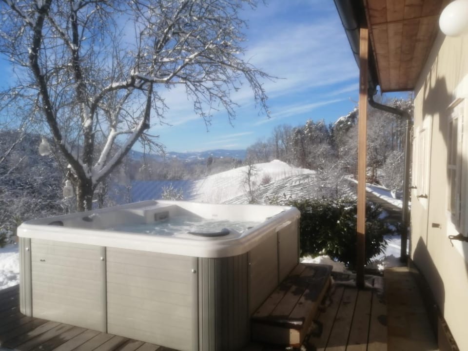 Winter, Hot Tub