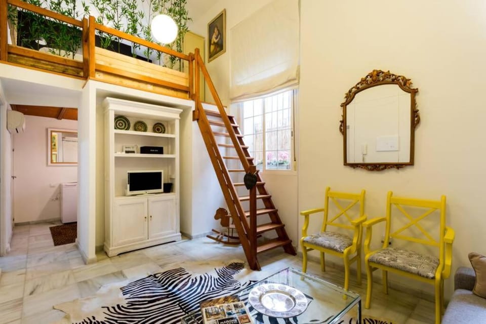 PRETTY DUPLEX IN BOHEMIAN DISTRICT-CITY CENTER Apartment in Seville