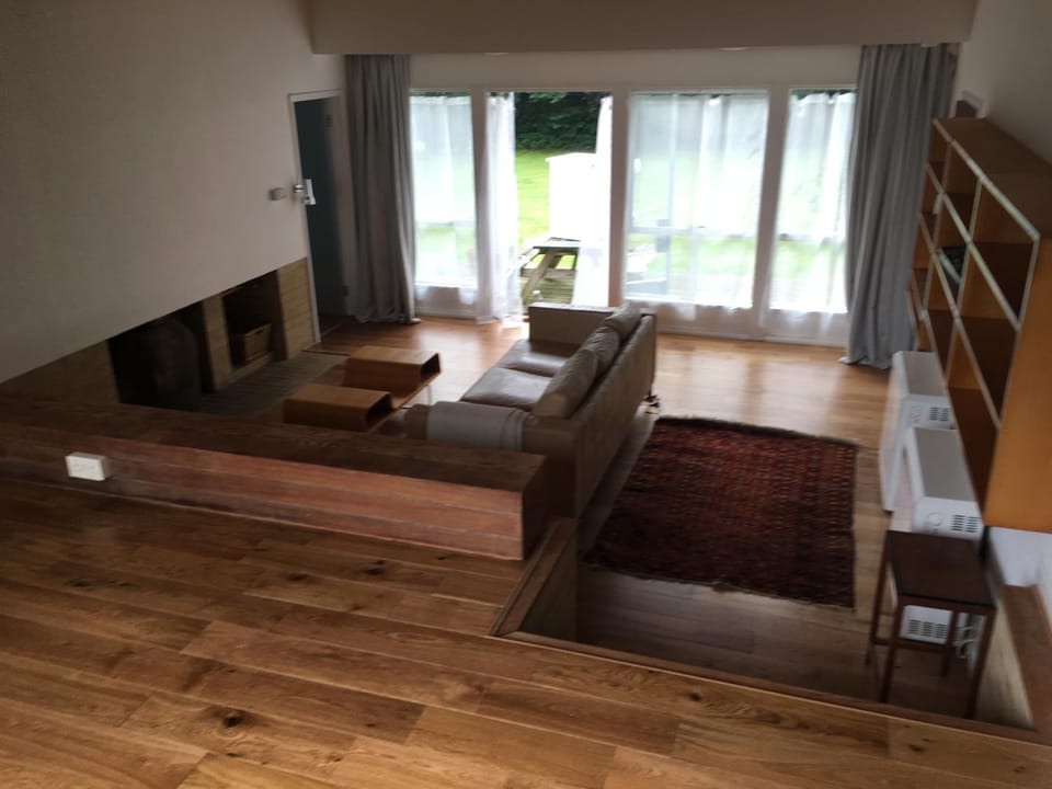 Communal lounge/ TV room, TV and multimedia, Living room, Seating area