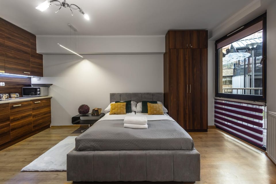 Bed, Kitchen or kitchenette, Photo of the whole room, towels
