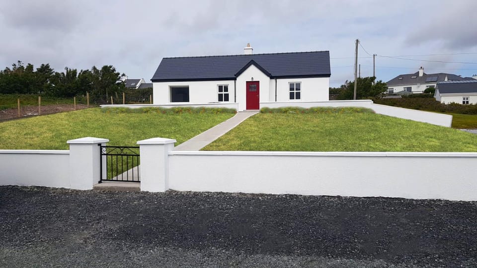 Barr an Uisce House in County Mayo