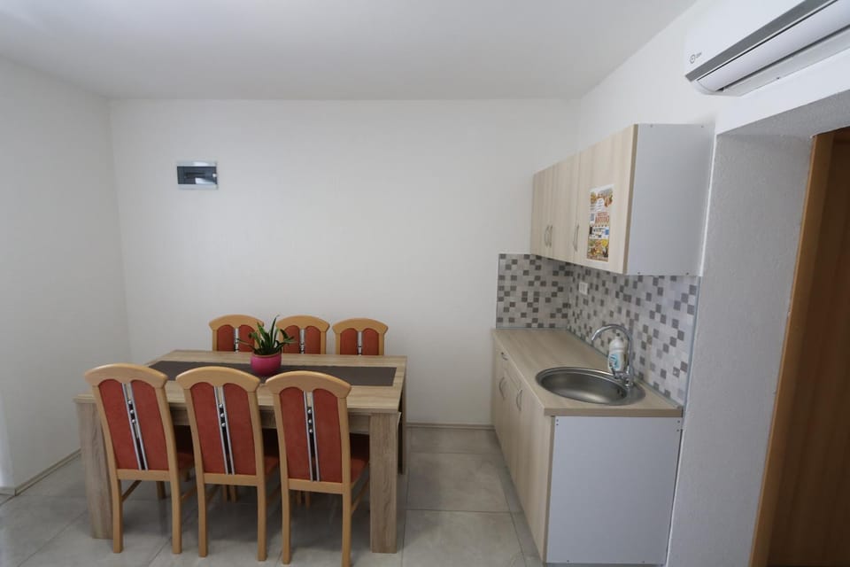 Antodo Marija Apartment in Novalja