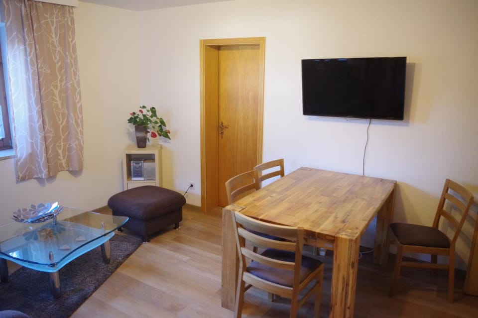 TV and multimedia, Living room, Dining area