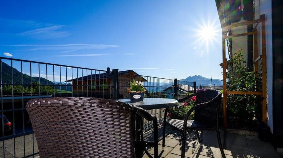 Balcony/Terrace, Seating area, Mountain view