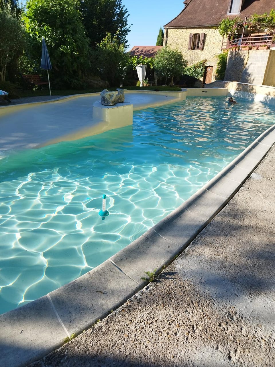 Swimming pool