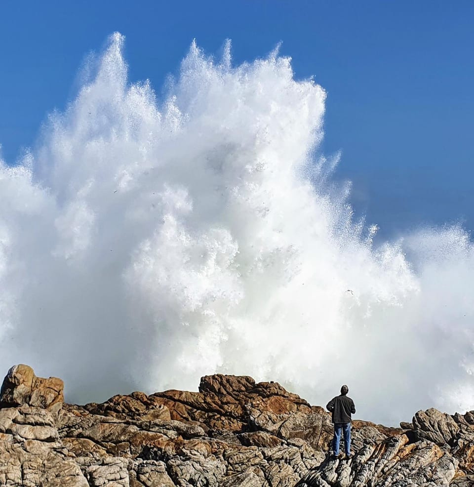 Nearby landmark, Day, Neighbourhood, Natural landscape, Sea view