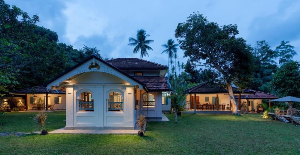 Property building, Facade/entrance, Garden