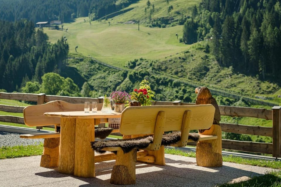 Patio, Spring, Off site, Summer, Garden, Garden, Seating area, Hiking, Hiking, Autumn, Mountain view, Mountain view