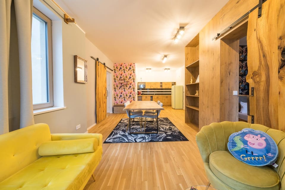 Living room, Seating area