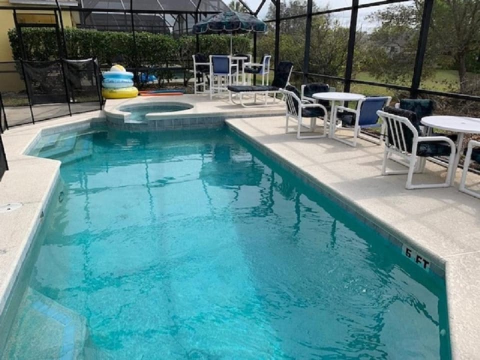 Swimming pool, Swimming pool