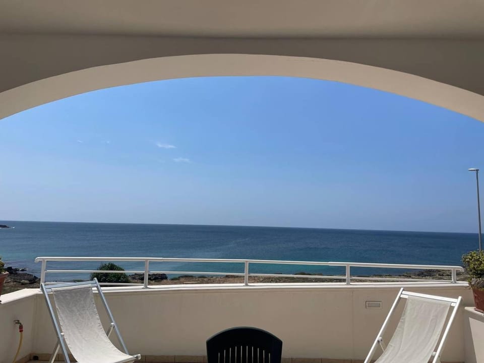 Property building, Seating area, Dining area, Landmark view, Landmark view