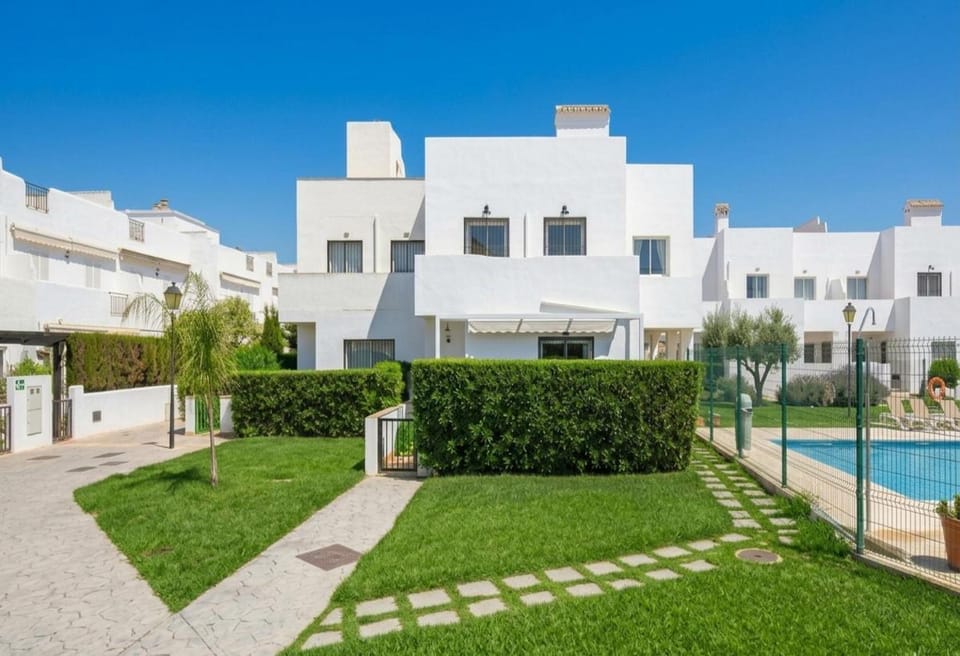 Chalet Paraíso Buganvillas House in Andalusia