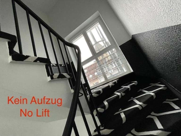 SMARTY Cologne Dom Hotel - Boardinghouse - KONTAKTLOSER SELF CHECK-IN Hotel in Cologne