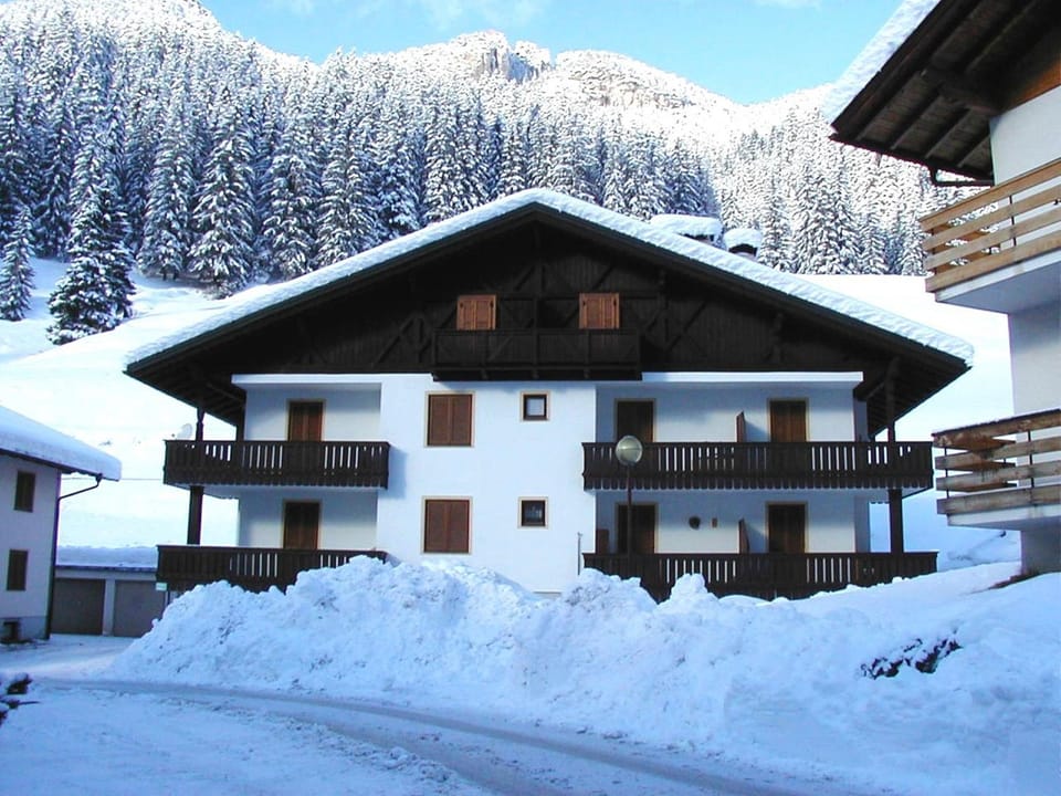 Property building, Winter