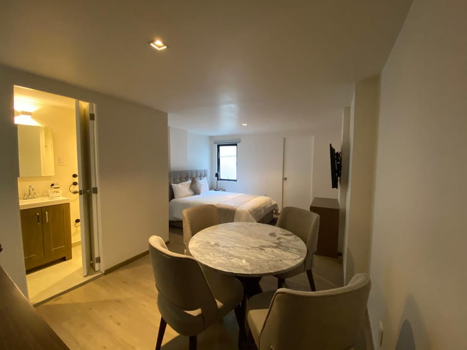 Photo of the whole room, Seating area