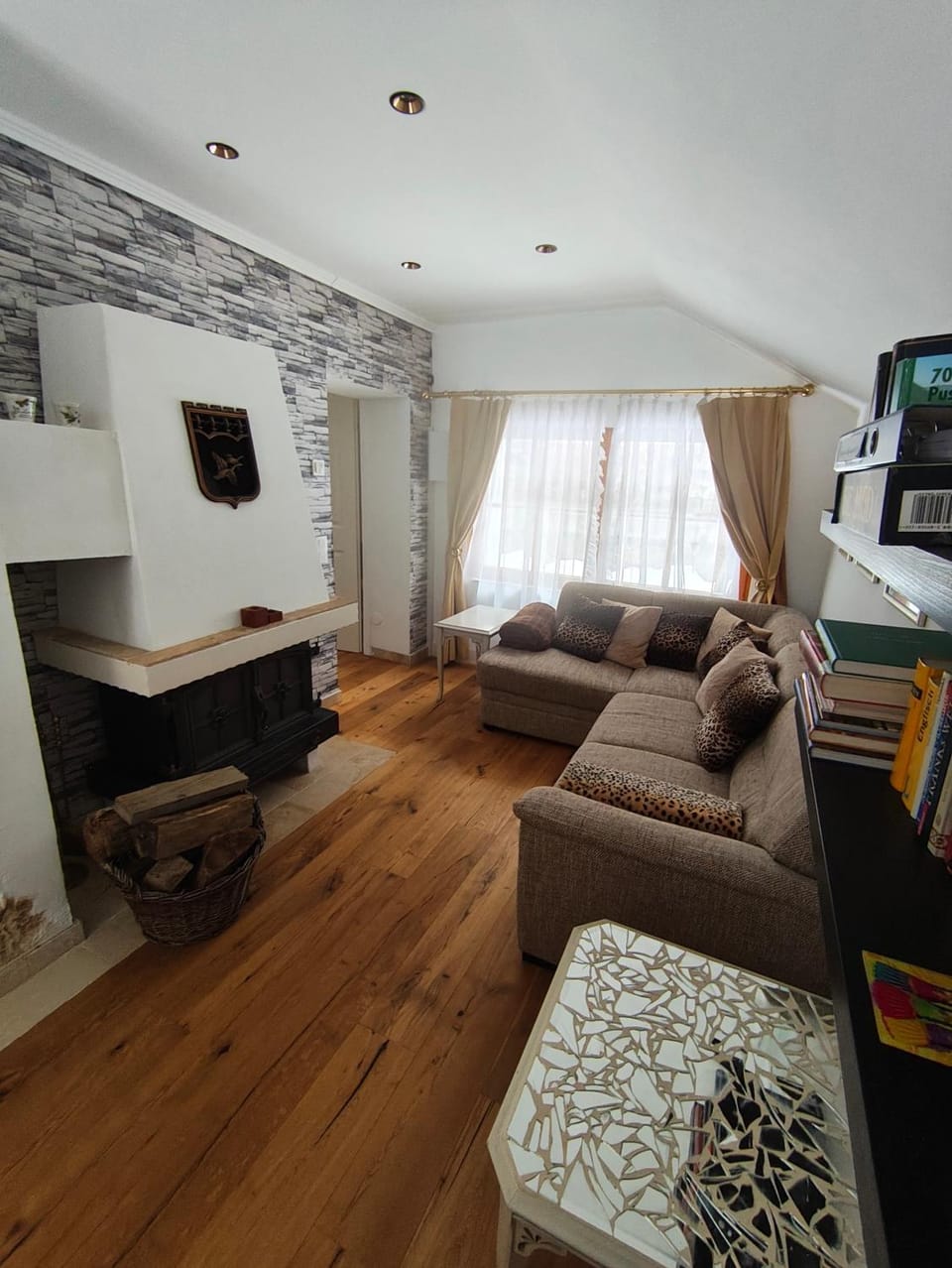 Communal lounge/ TV room, TV and multimedia, Living room, Seating area