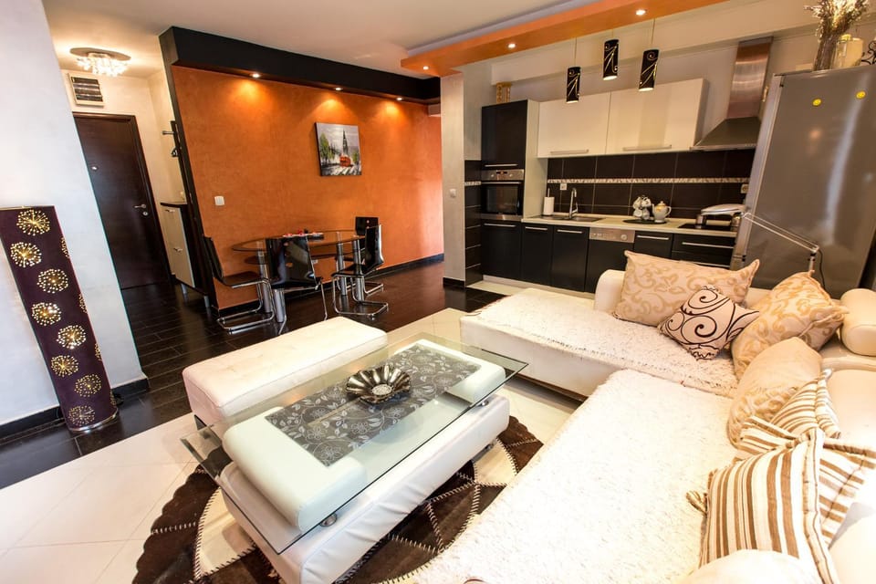 Living room, Seating area, Dining area