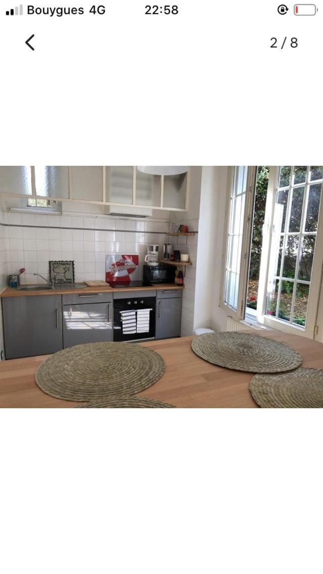 Coffee/tea facilities, minibar, pet friendly, stove