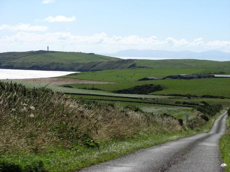 Nearby landmark, Natural landscape