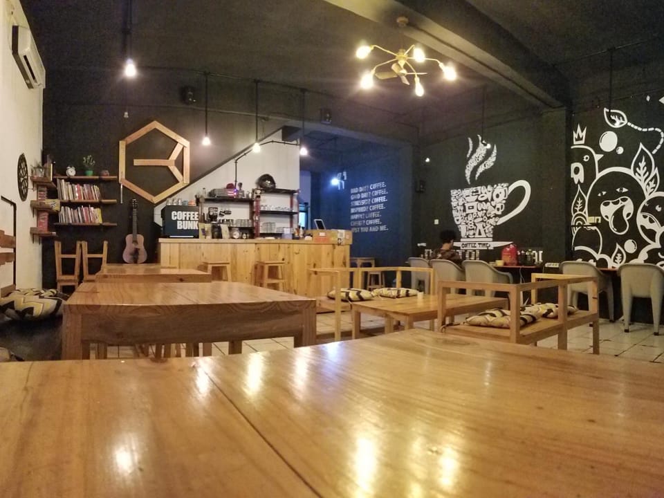 Restaurant/places to eat, Living room, Seating area