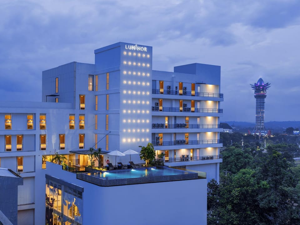 Property building, Swimming pool