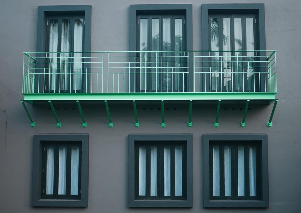 Facade/entrance, Balcony/Terrace