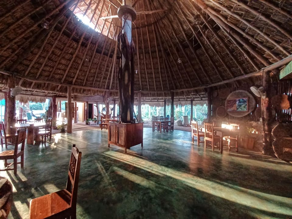 Property building, Restaurant/places to eat
