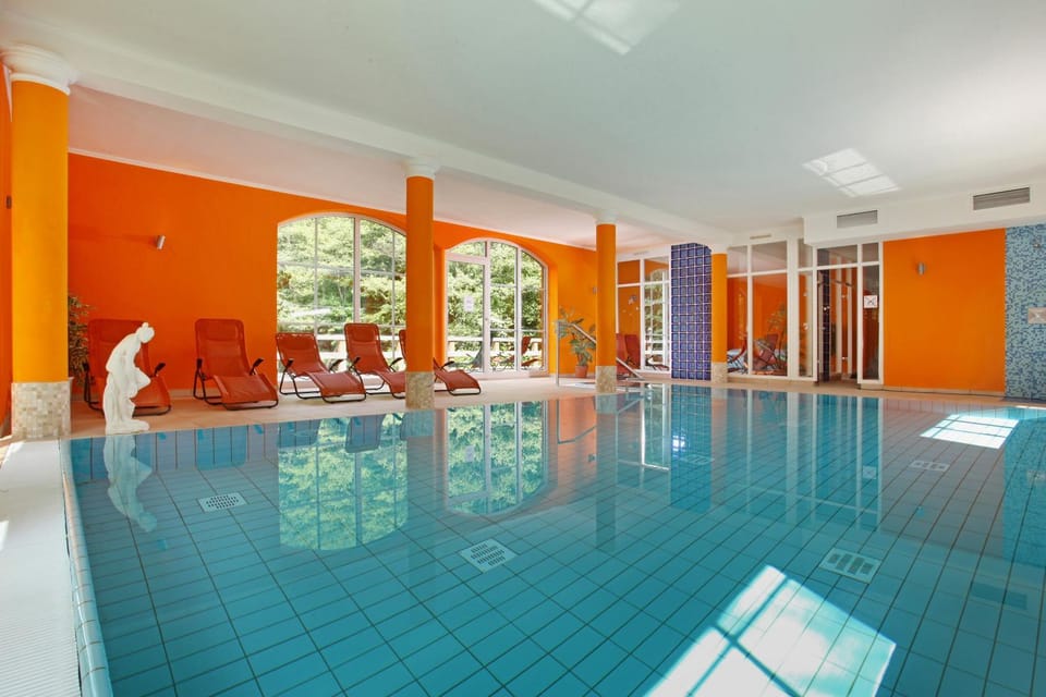 Swimming pool, Swimming pool