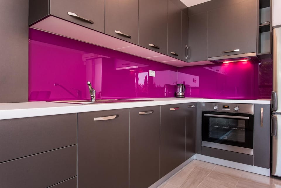 Kitchen or kitchenette, pet friendly