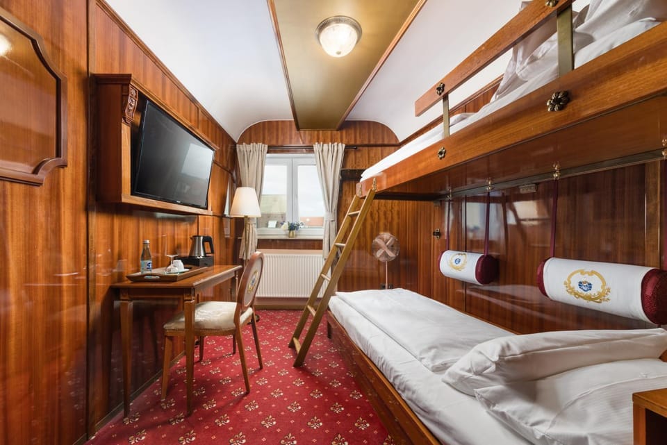 bunk bed