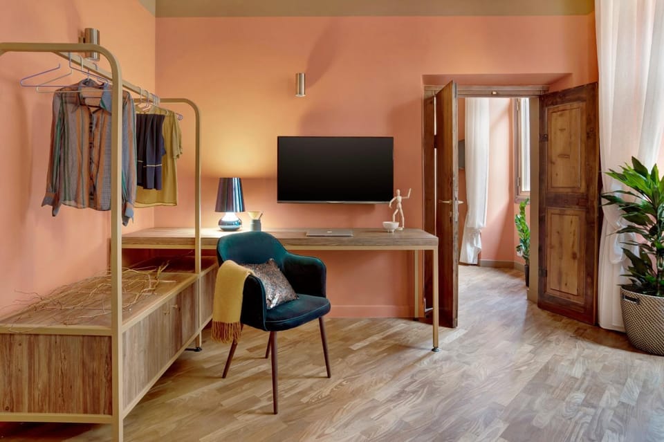 TV and multimedia, Seating area