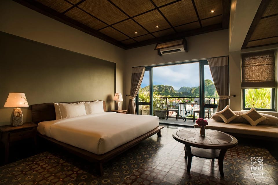Bed, View (from property/room)