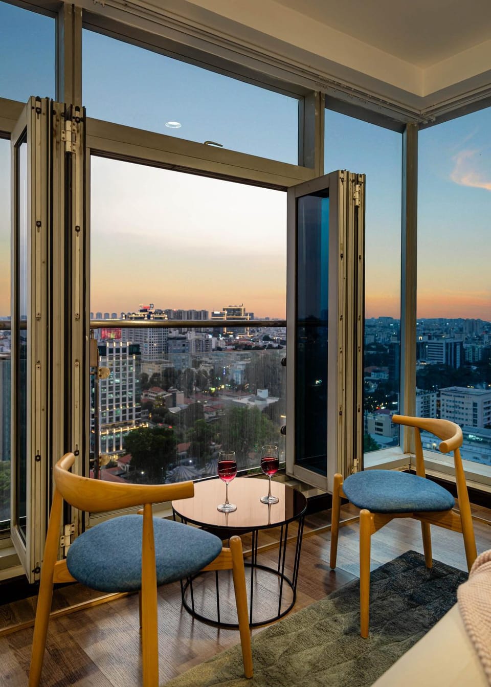 View (from property/room), Seating area, City view