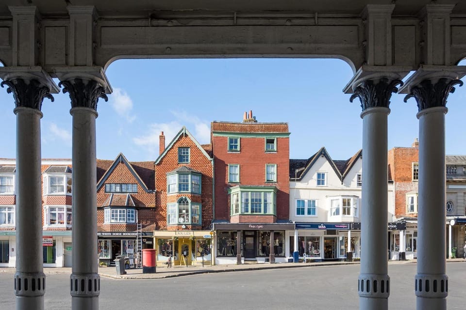 Neighbourhood, Street view