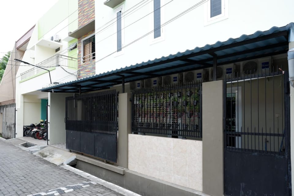 Facade/entrance