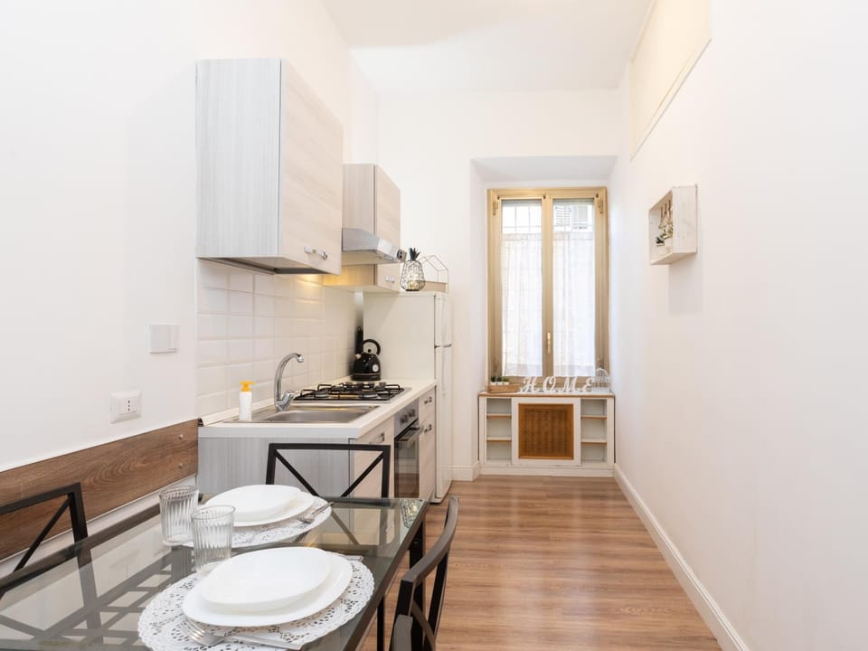 Kitchen or kitchenette, Dining area, minibar, pet friendly, stove, kitchen