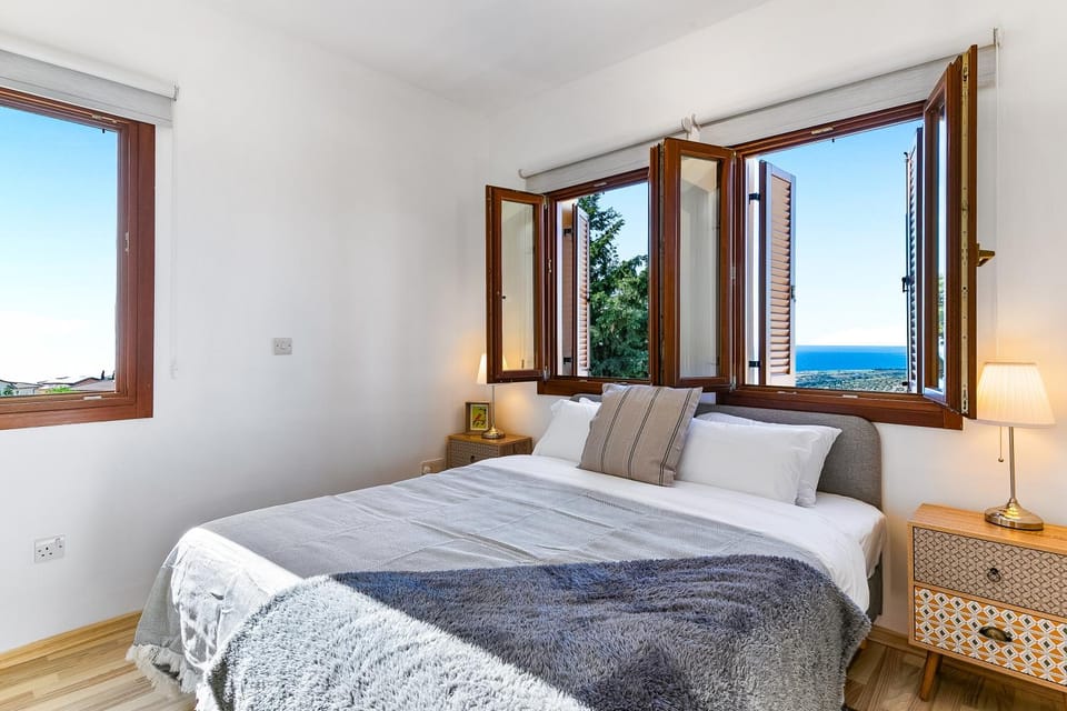 Bed, Bedroom, Sea view