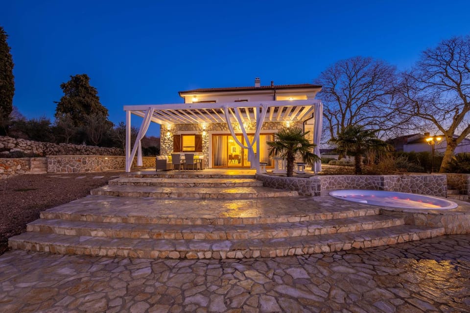 VILLA LAURA Villa in Primorje-Gorski Kotar County