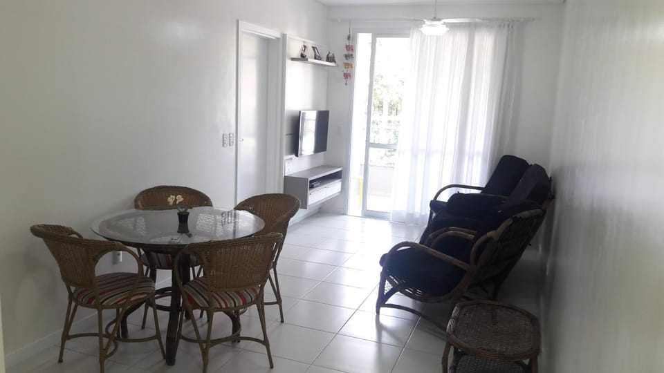Florianópolis Canasvieiras Apartamento inteiro 3 quartos com ar piscina playground 2 garagens Apartment in Florianopolis