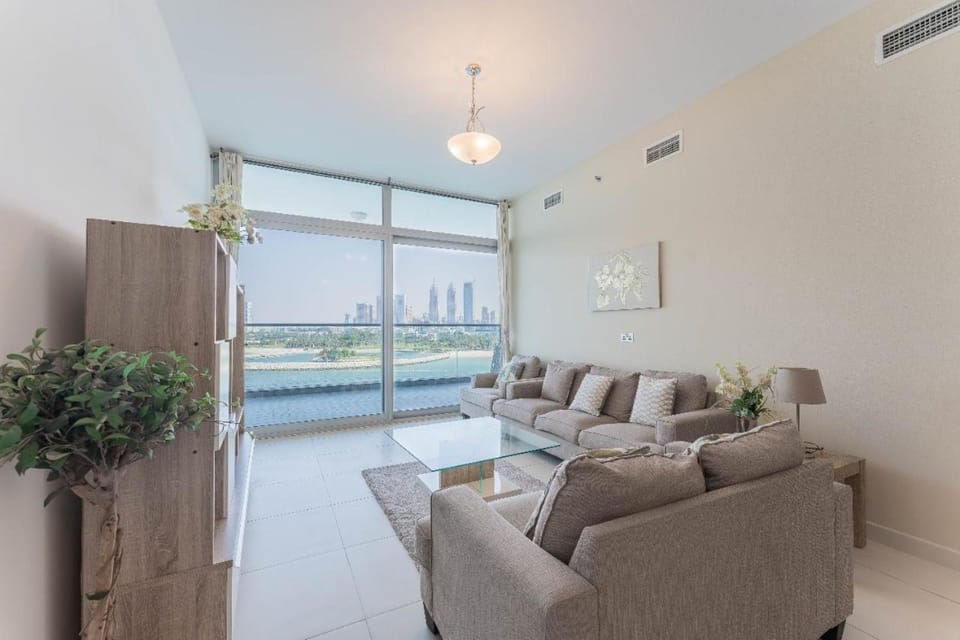 Holiday Apartment in Palm Jumeirah with Beach Access Apartment in Dubai