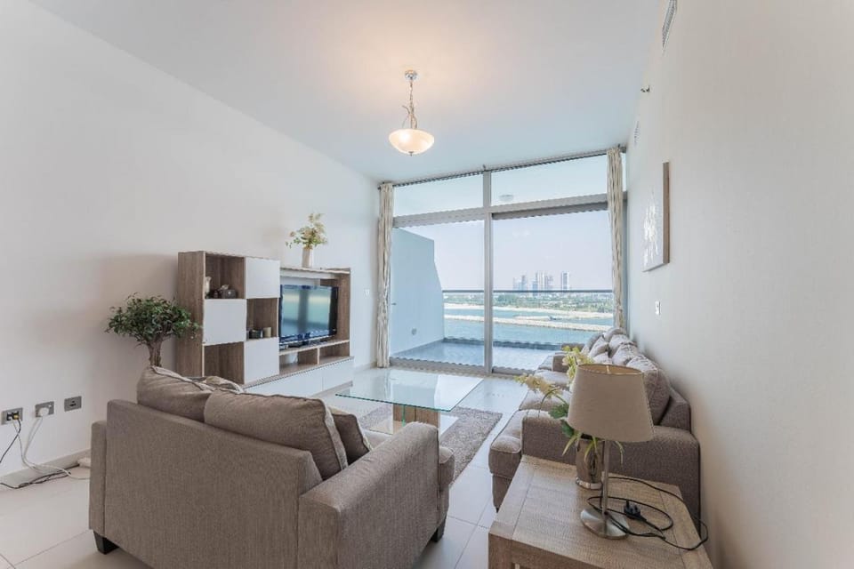 Holiday Apartment in Palm Jumeirah with Beach Access Apartment in Dubai