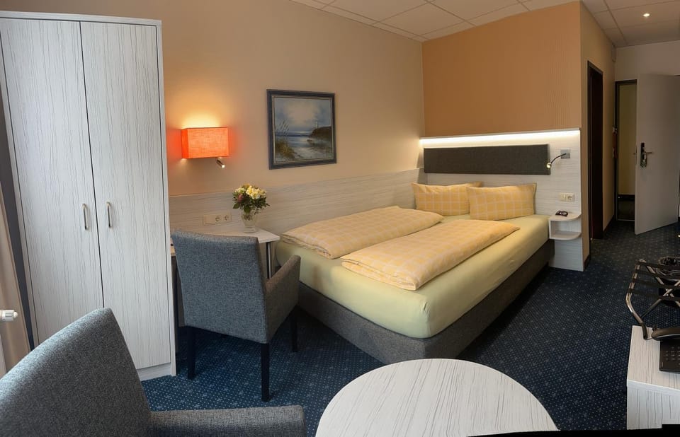 Bed, Photo of the whole room