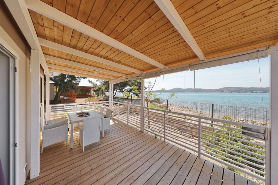 Property building, Seating area, Landmark view