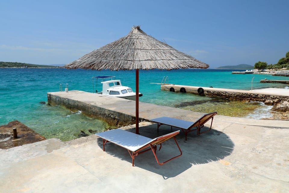 Beach, Area and facilities