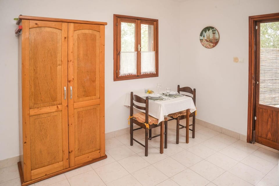Other, Dining area