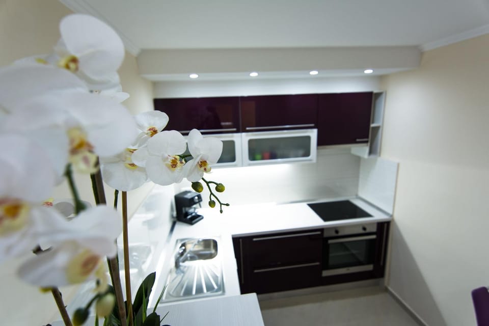 Kitchen or kitchenette, Decorative detail