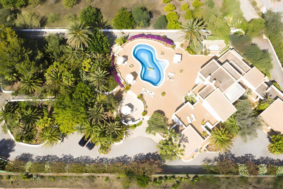 Property building, Swimming pool