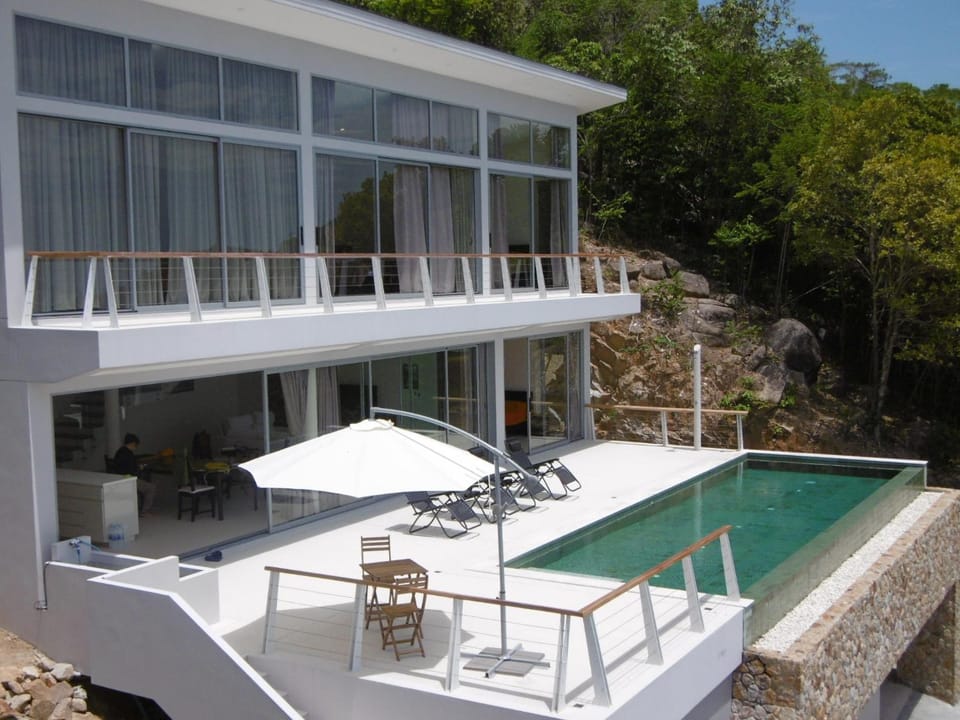 Patio, Balcony/Terrace, Swimming pool, sunbed